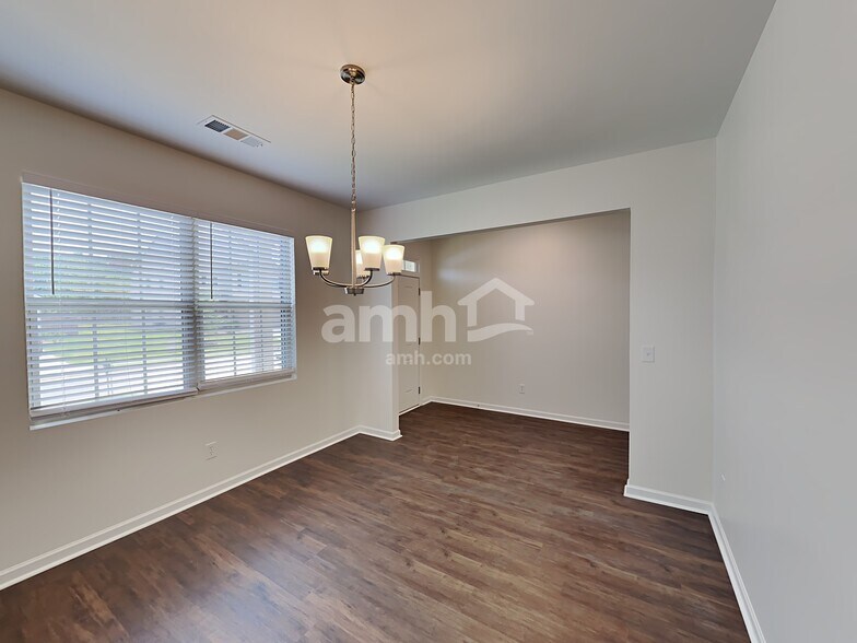 Building Photo - 107 Hayes Park Dr