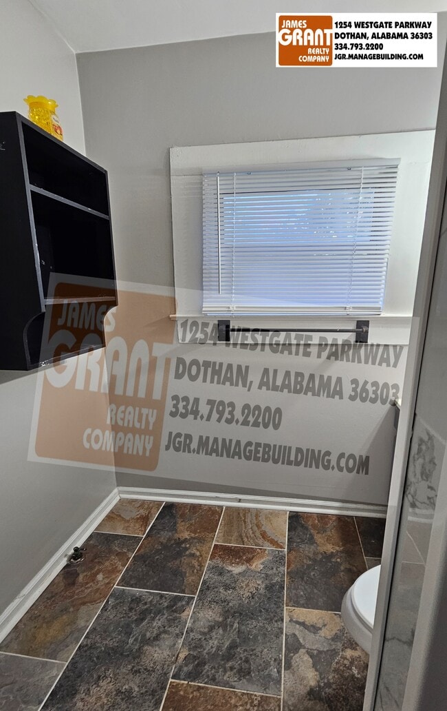 Building Photo - 206 Kornegay St