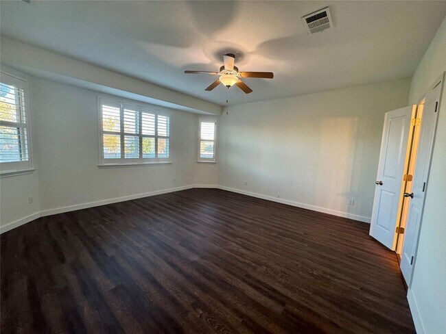 Building Photo - 408 Wolf Creek Way