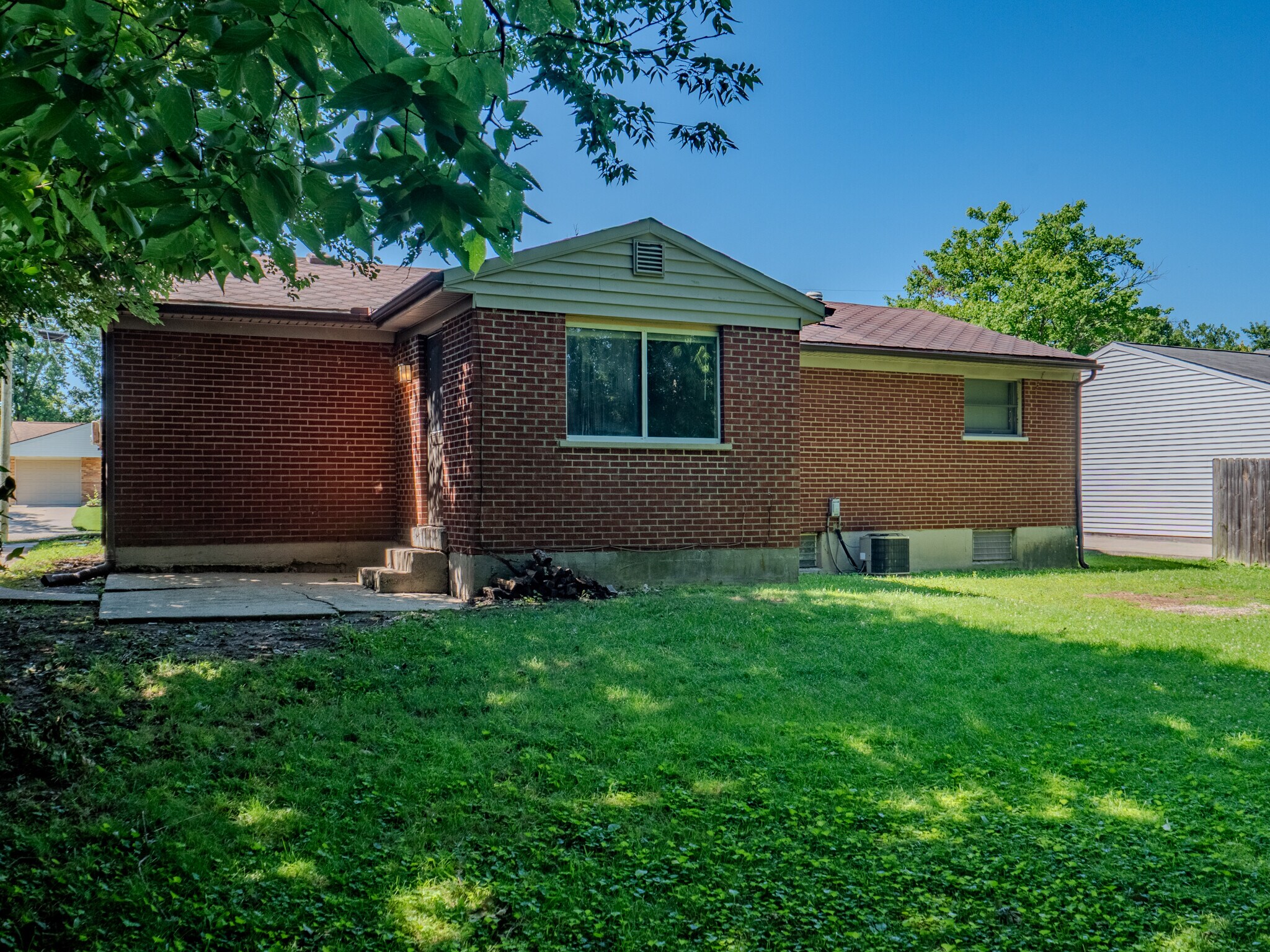 Building Photo - 2432 Bracebridge Dr