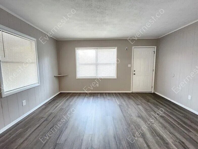 Building Photo - 9121 Morris Dr SW