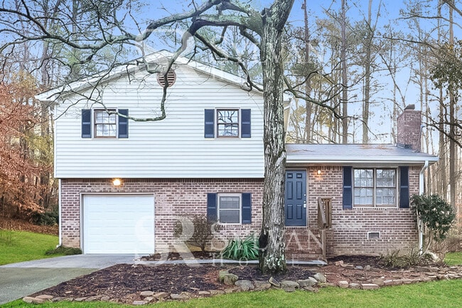 Primary Photo - This charming 3BR, 2BA home is ready for you!