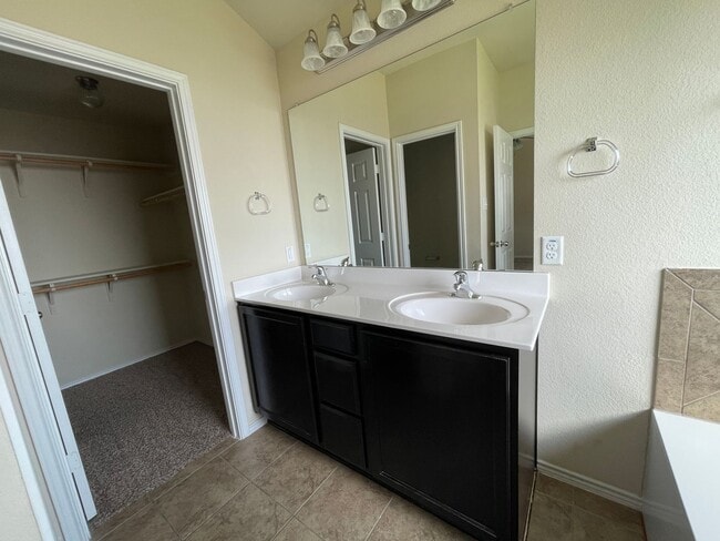 Building Photo - 9514 Fratelli Court