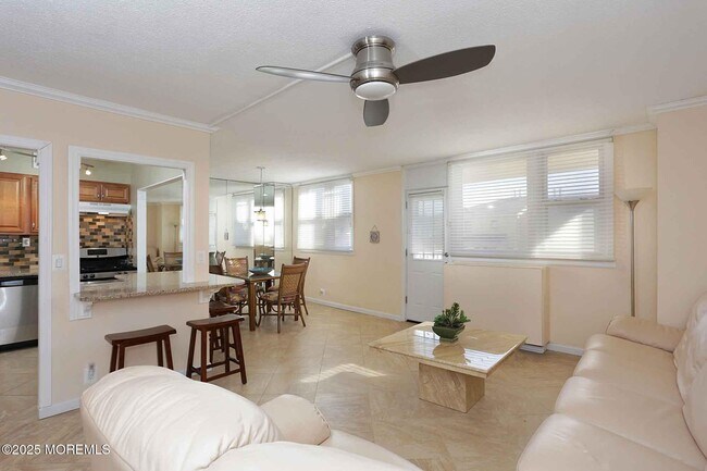 Building Photo - 675 Ocean Ave N