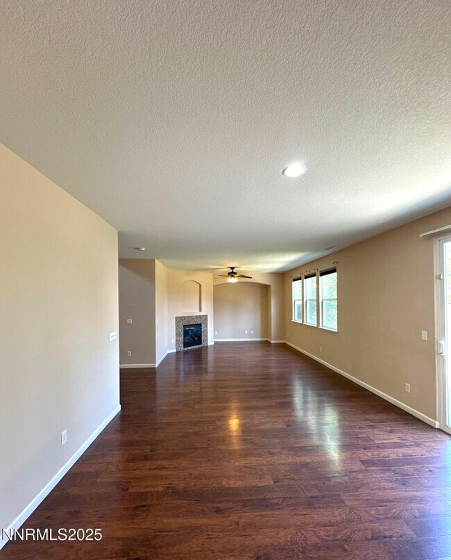Building Photo - 545 Terracina Way