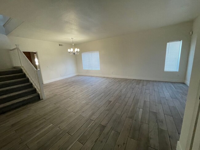 Building Photo - Victorville- Tanamera Home-  4 Bedrooms, 3...