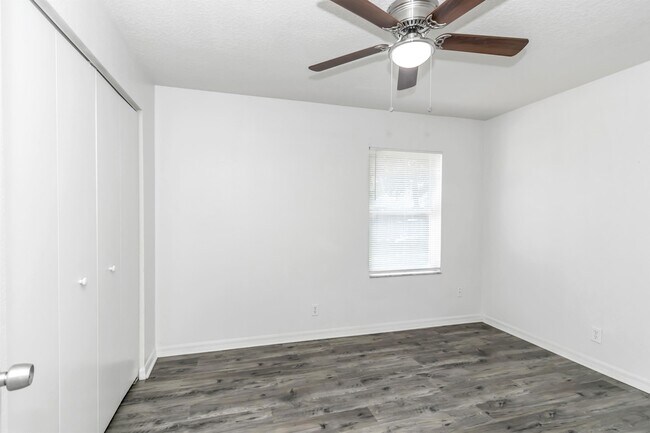 Building Photo - 2405 SE 46th Ct
