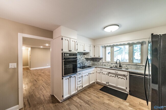 Building Photo - 1313 Wind River Cir SE