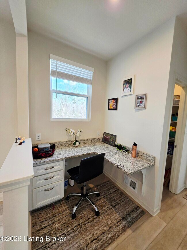 Building Photo - 17505 Shakes Creek Dr