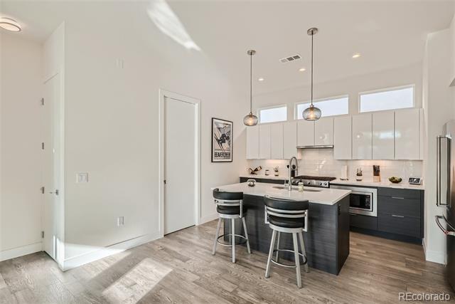 Building Photo - 2416 Eliot St