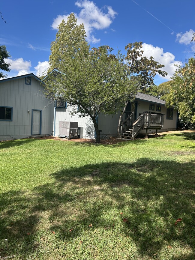 Building Photo - 11142 Linda Dr