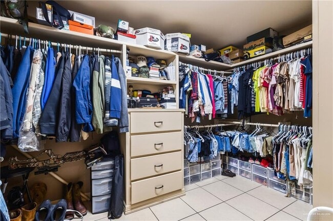 Building Photo - 19 Canela Ave