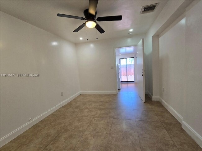 Building Photo - 2957 SW 36th Ct
