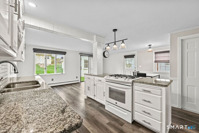 Building Photo - 575 S Main St