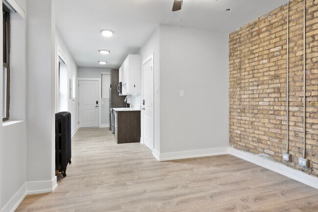 Building Photo - 1651 W Jonquil Terrace