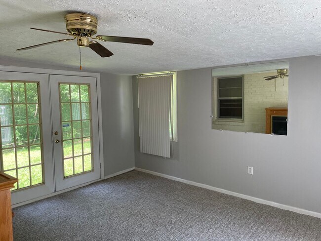 Building Photo - 230 Downer Dr