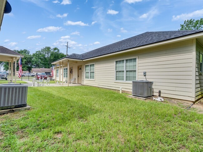 Building Photo - 104 Longstreet Rd