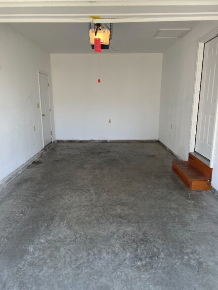 Building Photo - 517 Franklin St