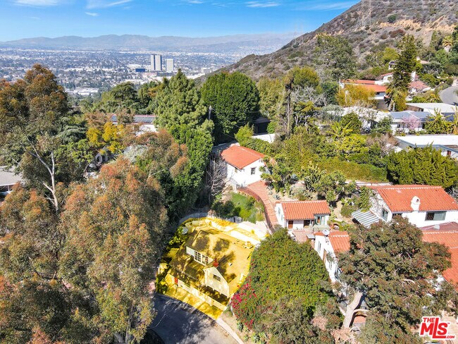 Building Photo - 3531 Wonder View Dr