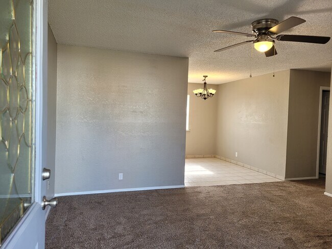 Building Photo - 1437 S Will Rogers Dr