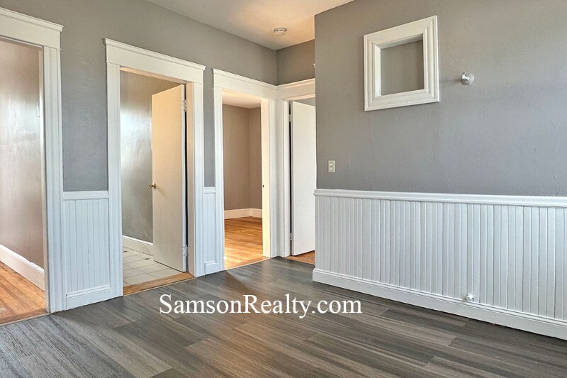 Building Photo - 979 Mineral Spring Ave