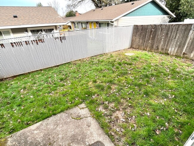 Building Photo - 18825 SW Mayjohn Ct