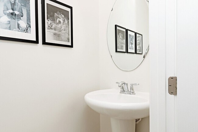 Building Photo - Dog-Friendly Pavilions at Pantops Townhome With Garage