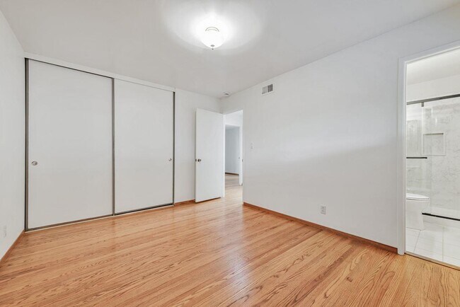 Building Photo - 939 Poplar Ave