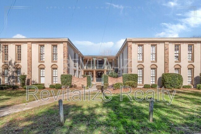Building Photo - 1504 Dauphin St