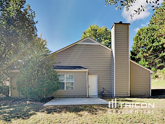 Building Photo - 2487 Archwood Way