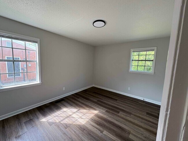 Building Photo - 1109 Westmoreland St