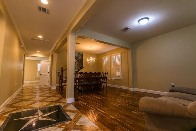 Building Photo - 8408 Panadero Dr