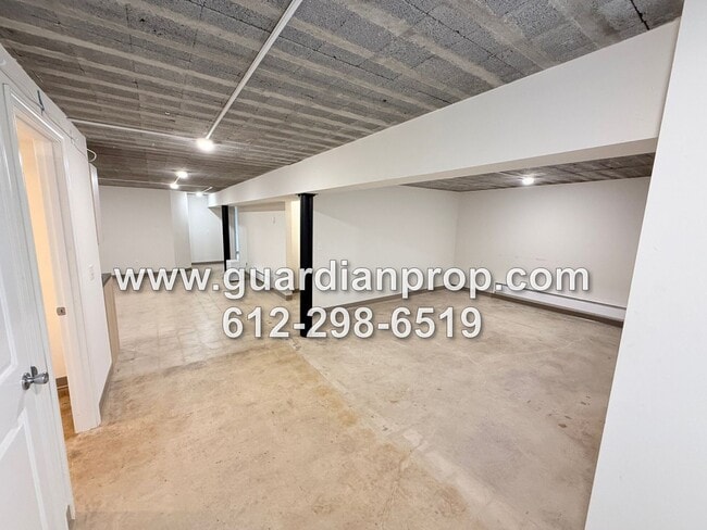 Building Photo - 7535 Cloman Way E