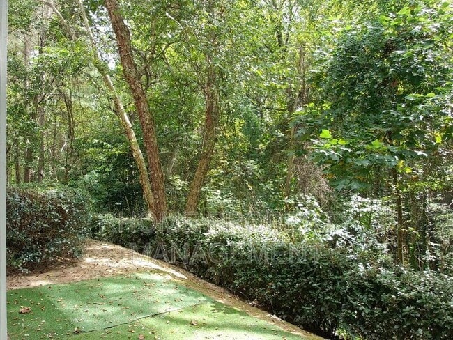 Building Photo - 2400 Cumberland Pkwy SE