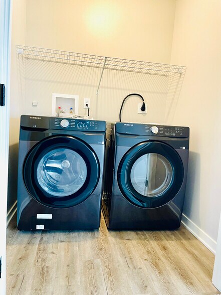 Building Photo - 20877 South Ct