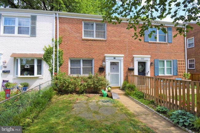 Primary Photo - 108 E Rosemont Ave