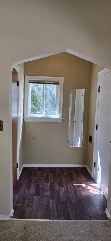 Building Photo - 2806 18th Ave S