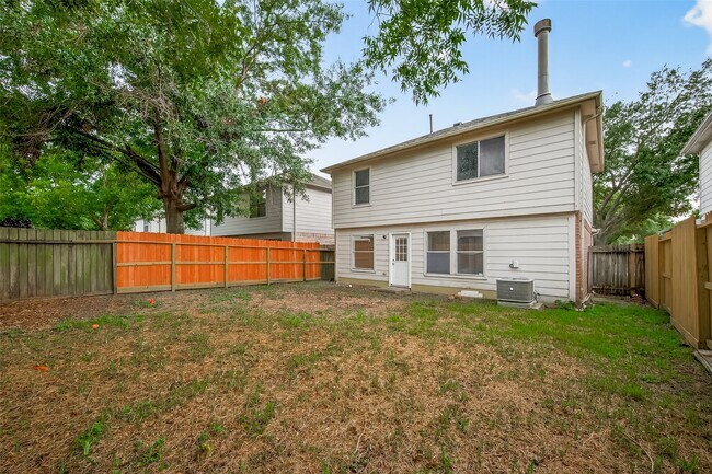 Building Photo - 16318 N Glade Dr