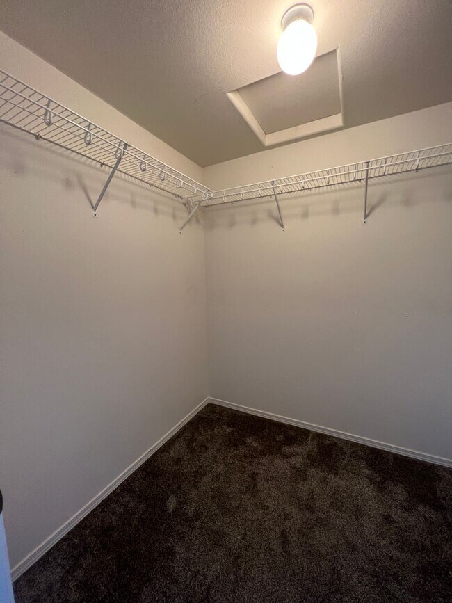 Building Photo - Beautifully Updated Home in Sage Point School District!