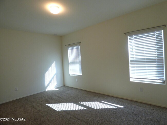 Building Photo - 10208 N Crooked Peak Trail