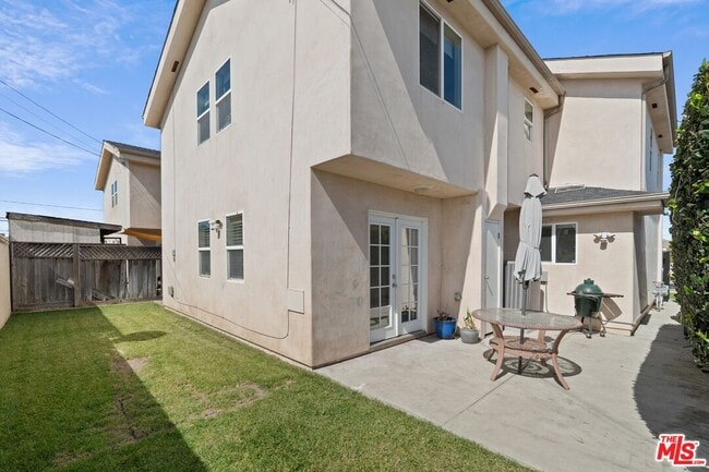 Building Photo - 4128 W 122nd St