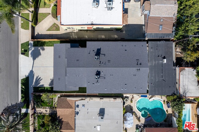 Building Photo - 822 N Orange Grove Ave