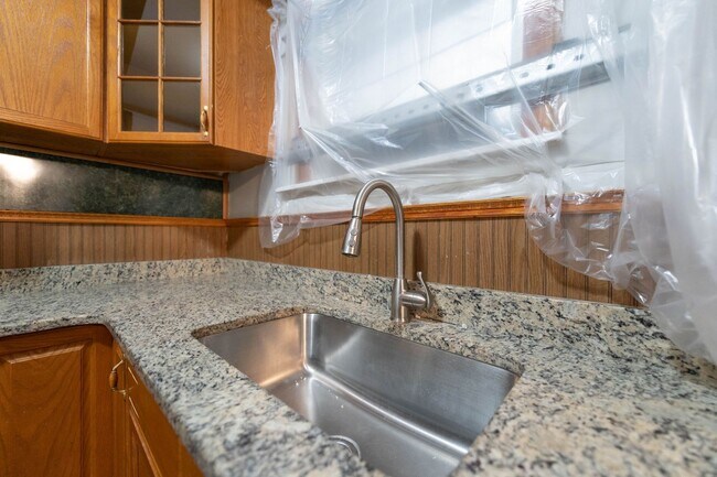 Building Photo - PHA Welcomed! Spacious Home with Private Backyard