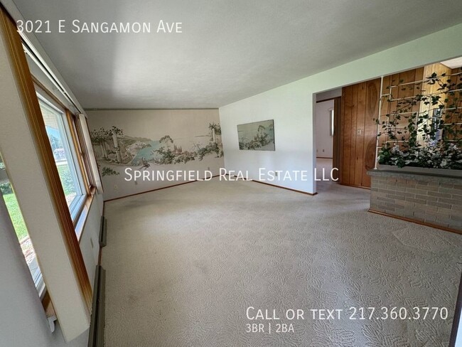 Building Photo - 3021 E Sangamon Ave