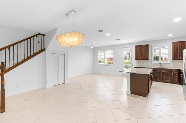 Building Photo - 3111 Waterside Cir