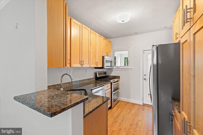 Building Photo - 1224 Oronoco St