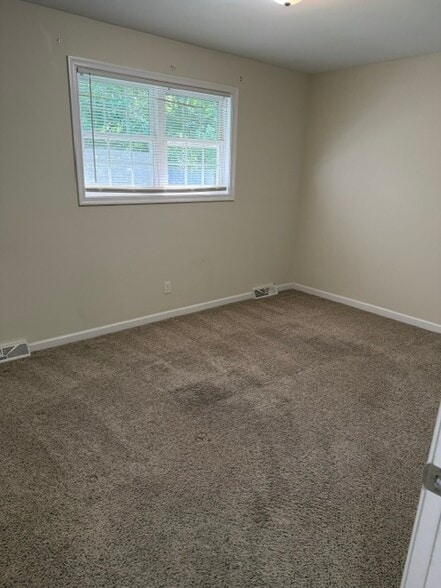 3rd Bedroom - 6006 Stone Pine Rd