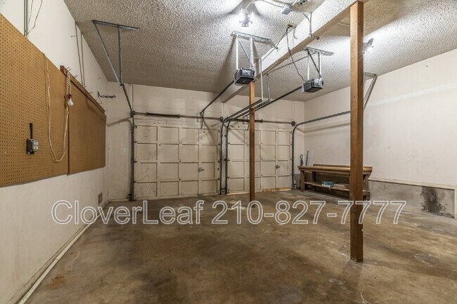 Building Photo - 2907 Burnt Oak St