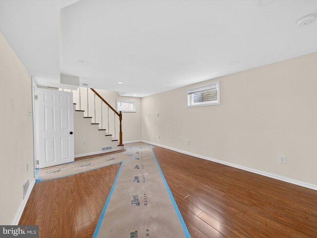 Building Photo - 10506 Lorain Ave