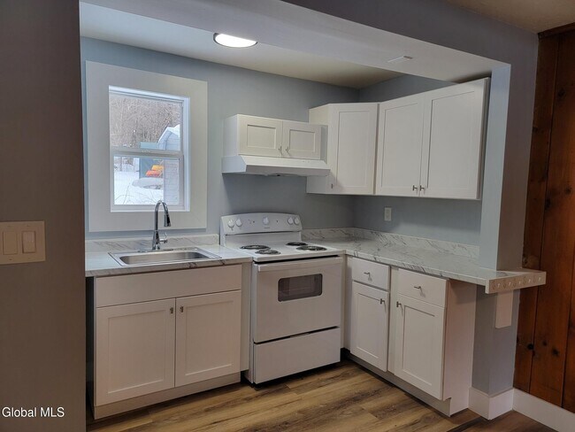 Building Photo - 827 US-9